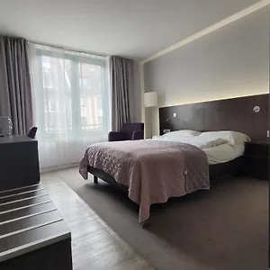 https://nice-apartment-in-modern-center-of-dusseldorf.topcolognehotels.com