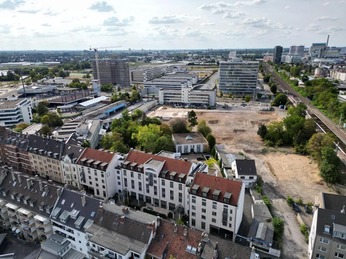 Ferienwohnung 4* Boutique Zimmer am Düsseldorf Hafen + ÖPNV&TG Apartment