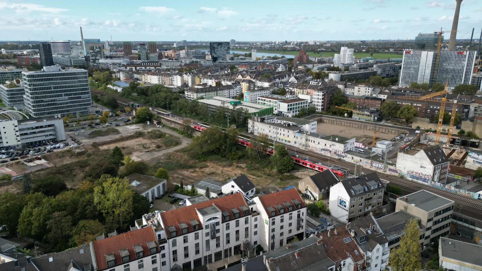 Apartment Ferienwohnung 4* Boutique Zimmer am Düsseldorf Hafen + ÖPNV&TG